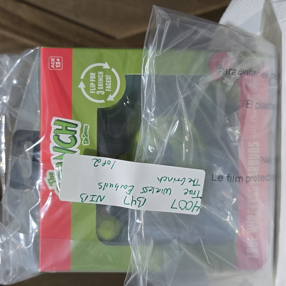 NIB True Wireless " The Grinch" Auto Pairing Flip Face Changing Ear Buds - Picture 6 of 6